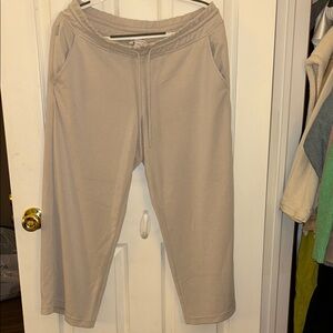 Athleta Cream Ankle Cropped Pants